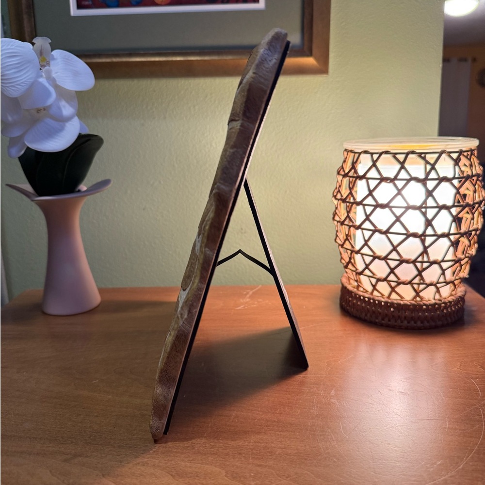 Etcetera Giraffe Pattern Rustic Stone-Look Picture Frame - Heavy Resin - Picture 7 of 9